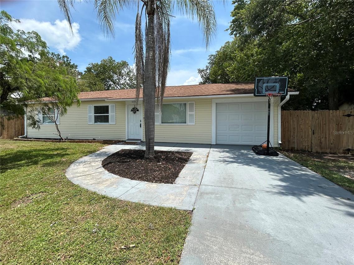 3223 Umbrella Tree Dr., Edgewater, FL 32141