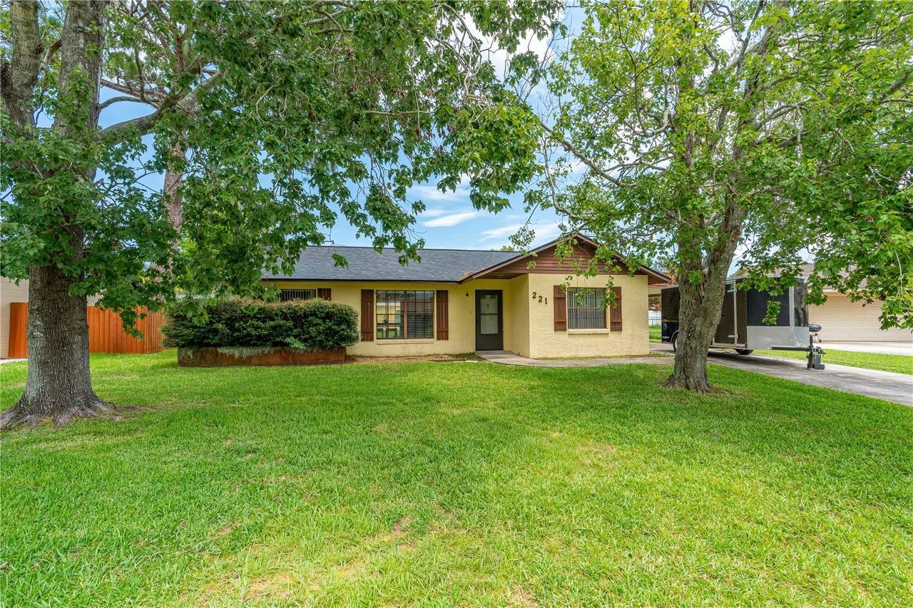 221 Cherrywood Ln., Edgewater, FL 32132