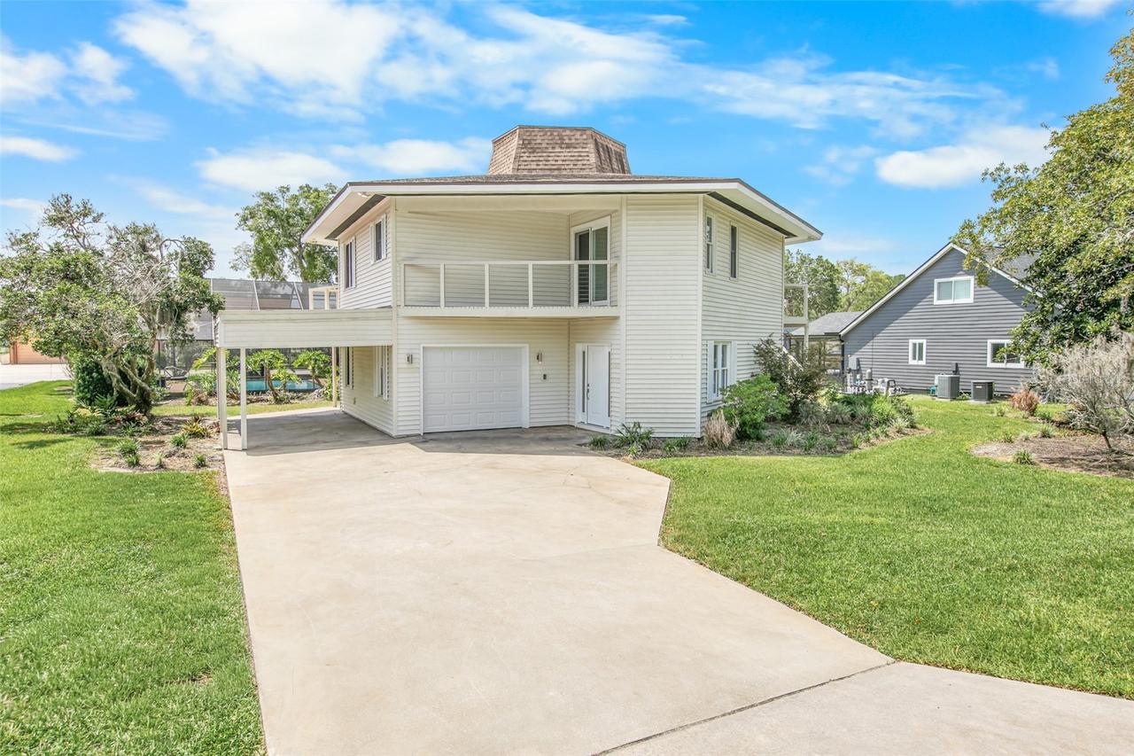 38 Lazy Eight Dr., Port Orange, FL 32128