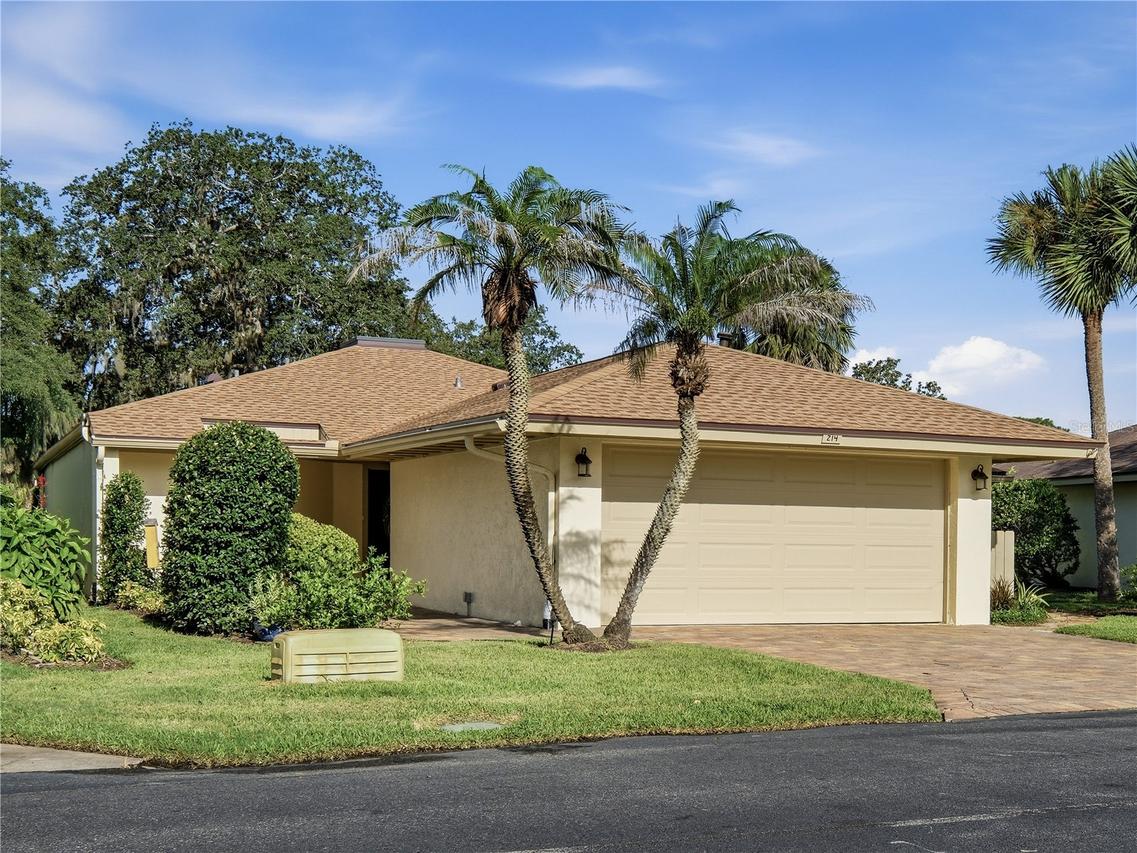 214 Canterbury Cir., New Smyrna Beach, FL 32168