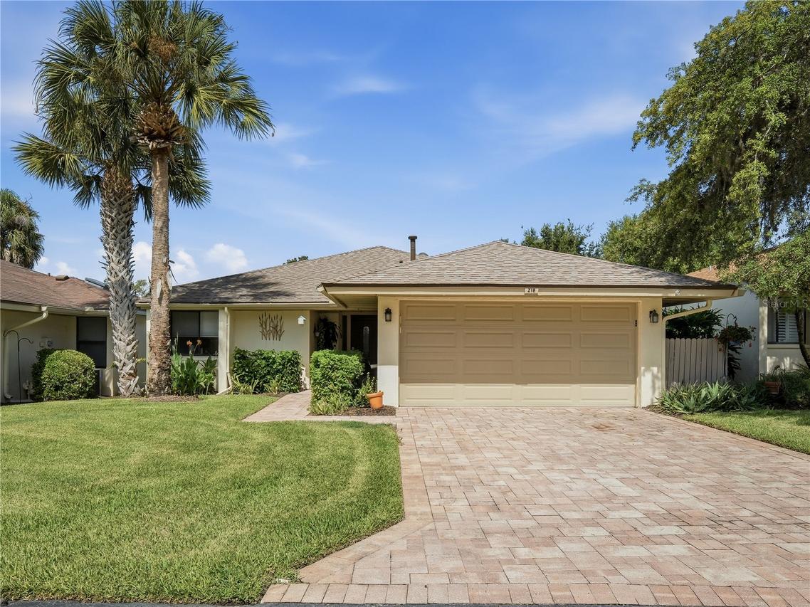 218 Canterbury Cir., New Smyrna Beach, FL 32168