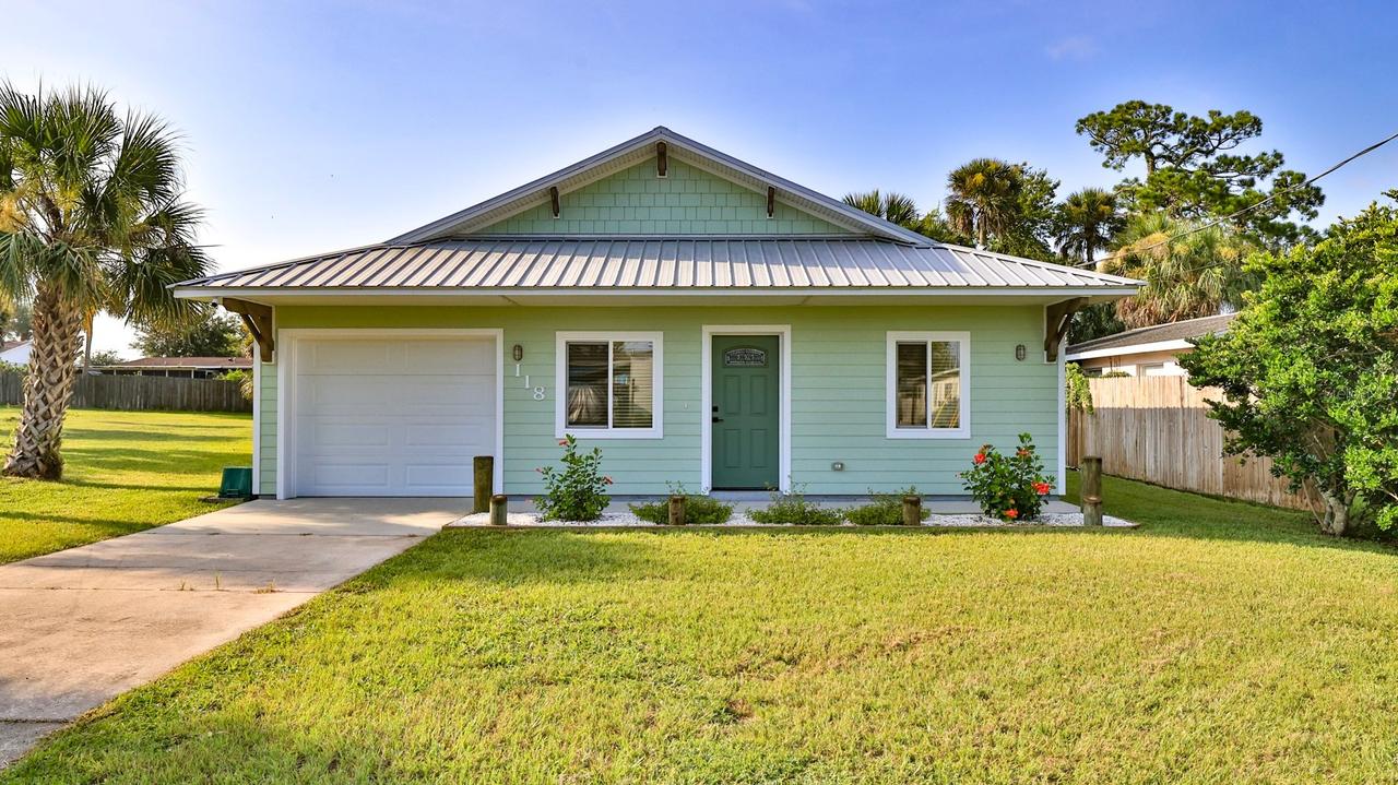 118 Snyder St., Edgewater, FL 32132