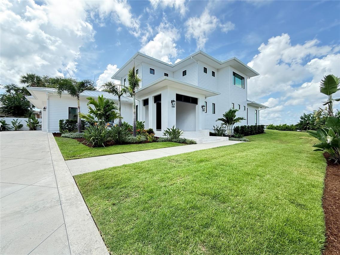101 Due East St., New Smyrna Beach, FL 32169