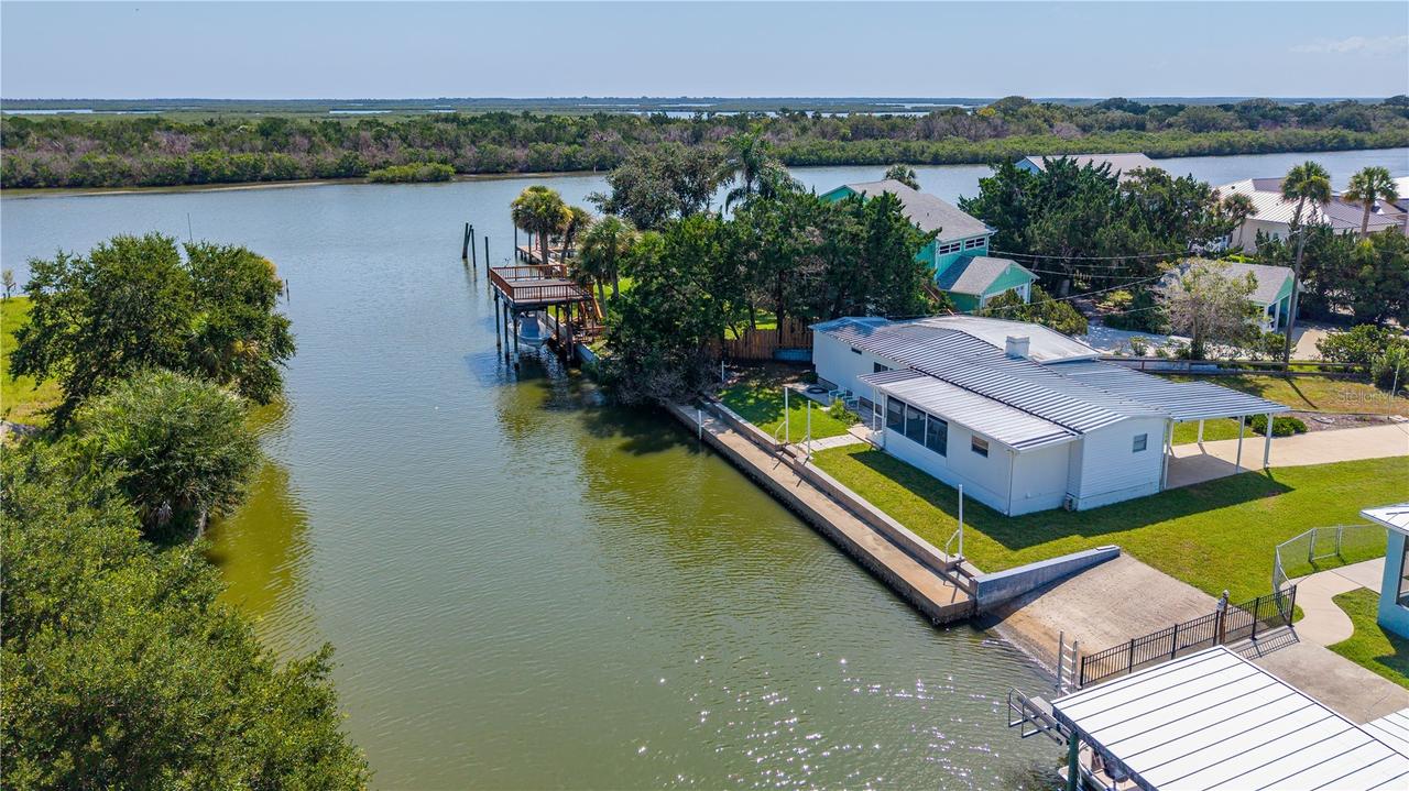 286 Randle Ave., Oak Hill, FL 32759