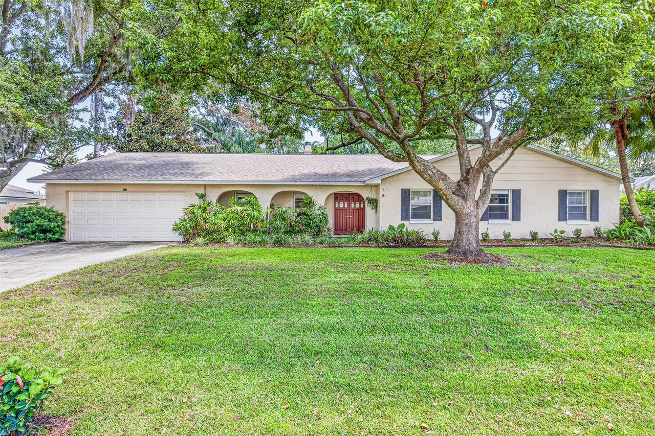 301 Valencia Ct., Winter Garden, FL 34787