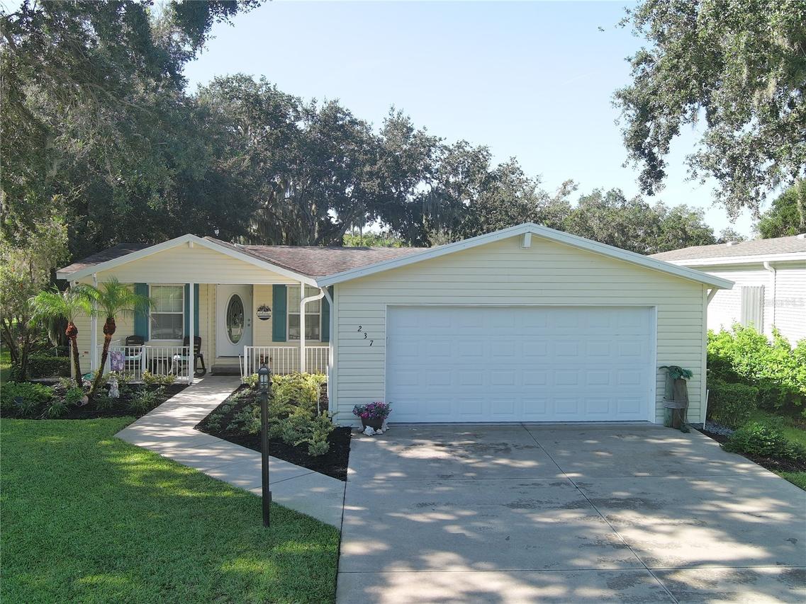 237 Navajo Dr., Oak Hill, FL 32759