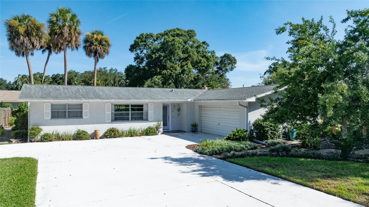 802 Sandwedge Dr., New Smyrna Beach, FL 32168