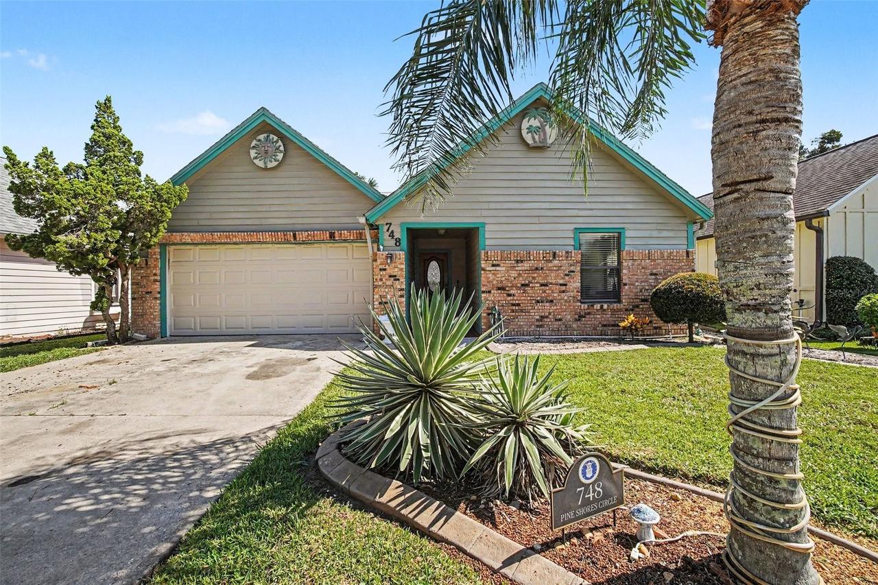 748 Pine Shores Cir., New Smyrna Beach, FL 32168