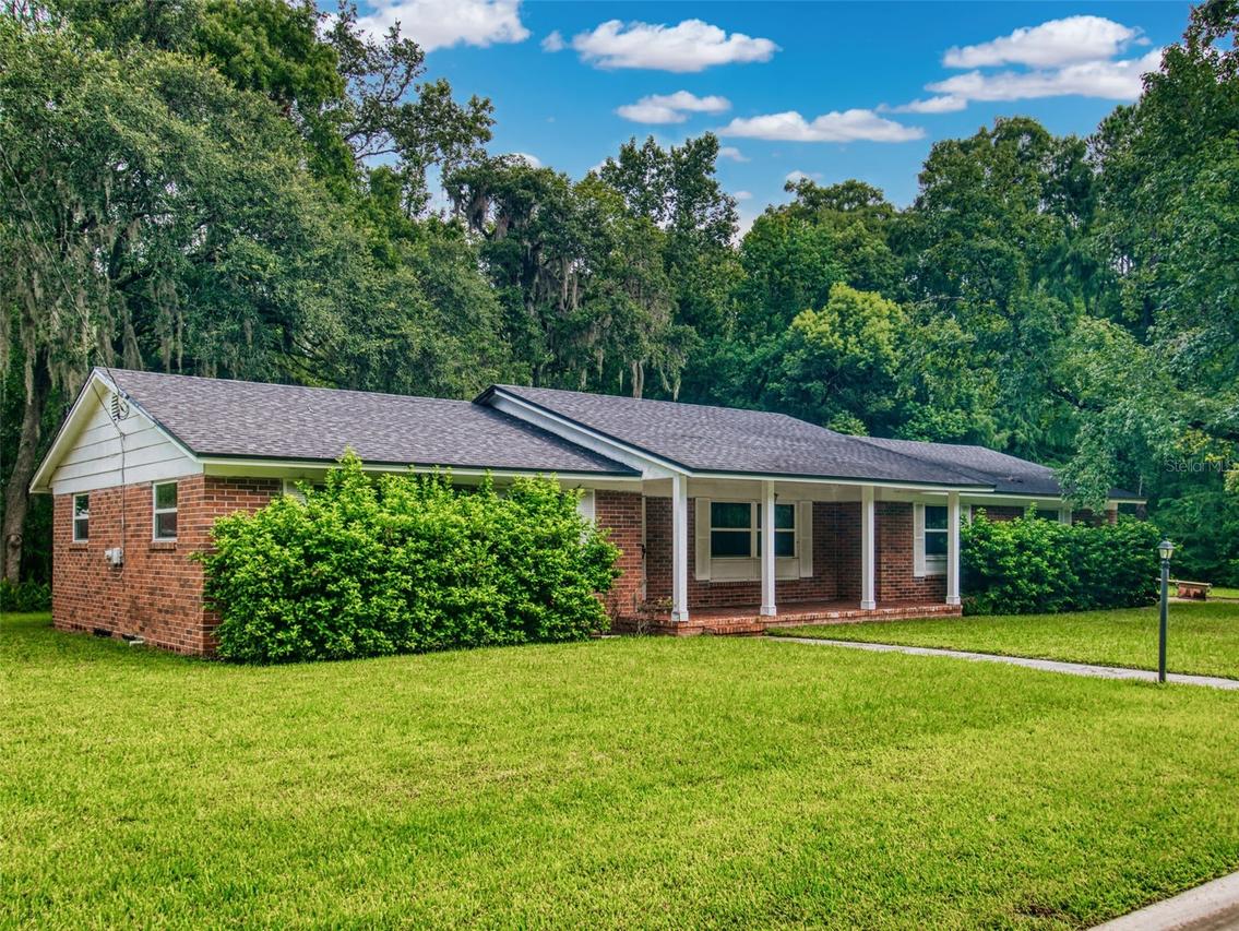 609 Claire Ln., Orange Park, FL 32073