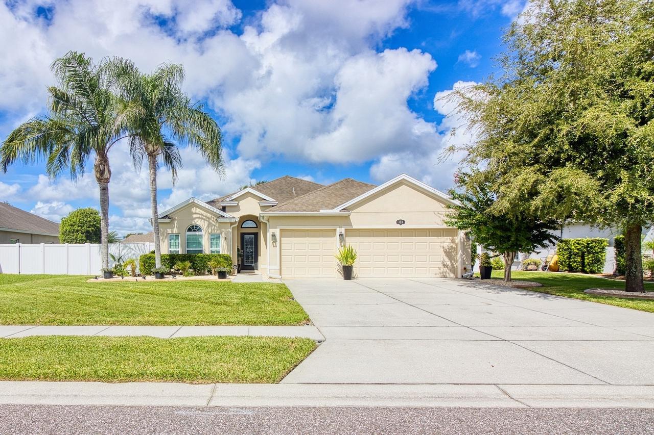 806 Snapdragon Dr., New Smyrna Beach, FL 32168
