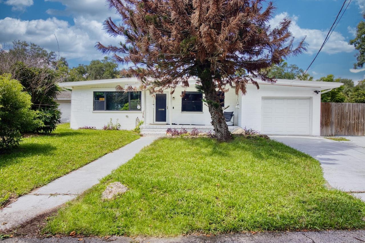 628 N Duss St., New Smyrna Beach, FL 32168