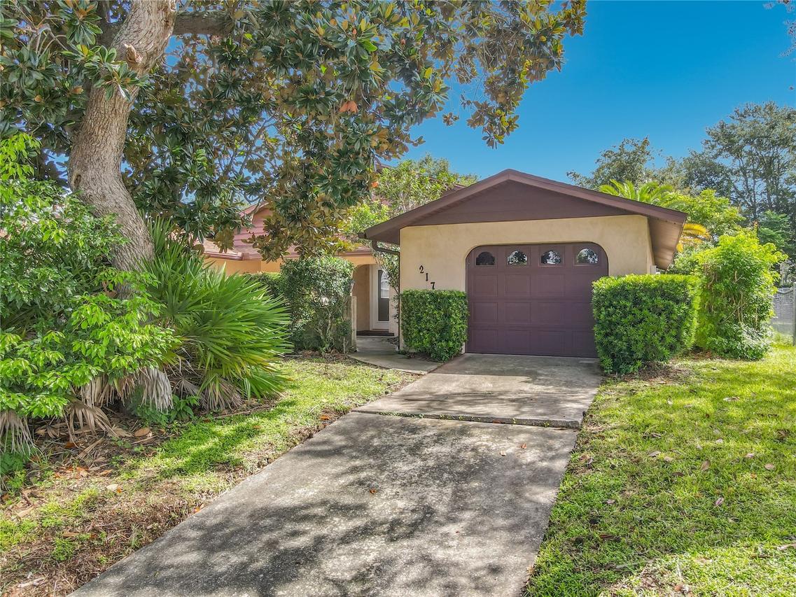 217 Shangri La Cir., Edgewater, FL 32132