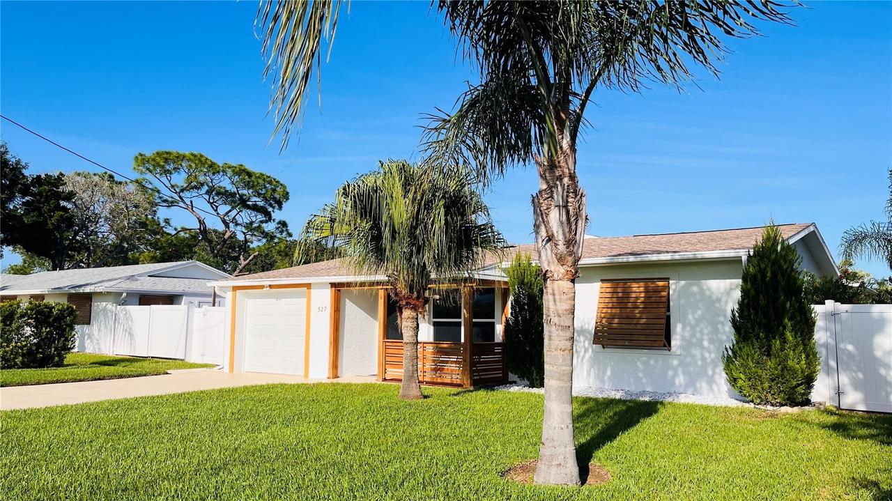 527 S Peninsula Ave., New Smyrna Beach, FL 32169