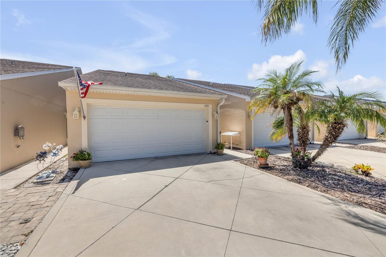 2293 Hawks Cove Cir., New Smyrna Beach, FL 32168