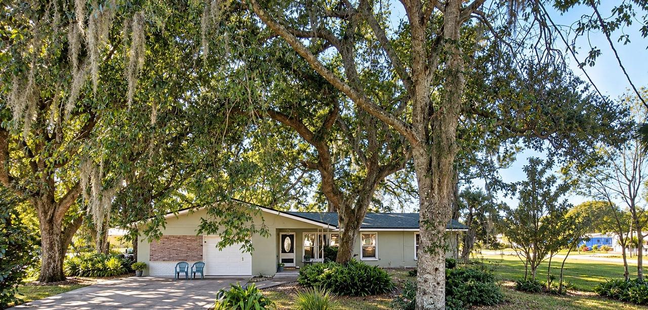 408 Hickory St., New Smyrna Beach, FL 32168