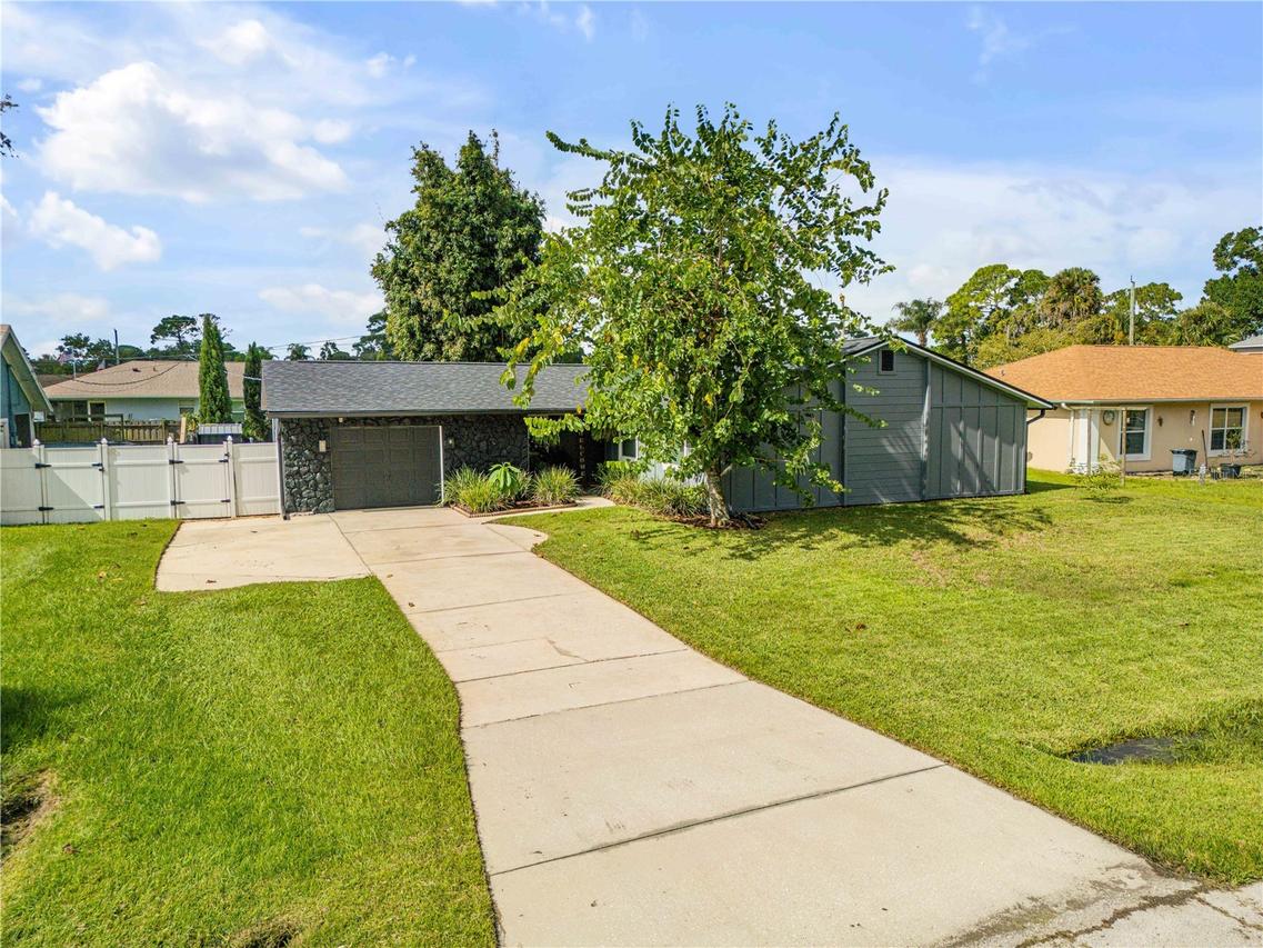3022 Orange Tree Dr., Edgewater, FL 32141