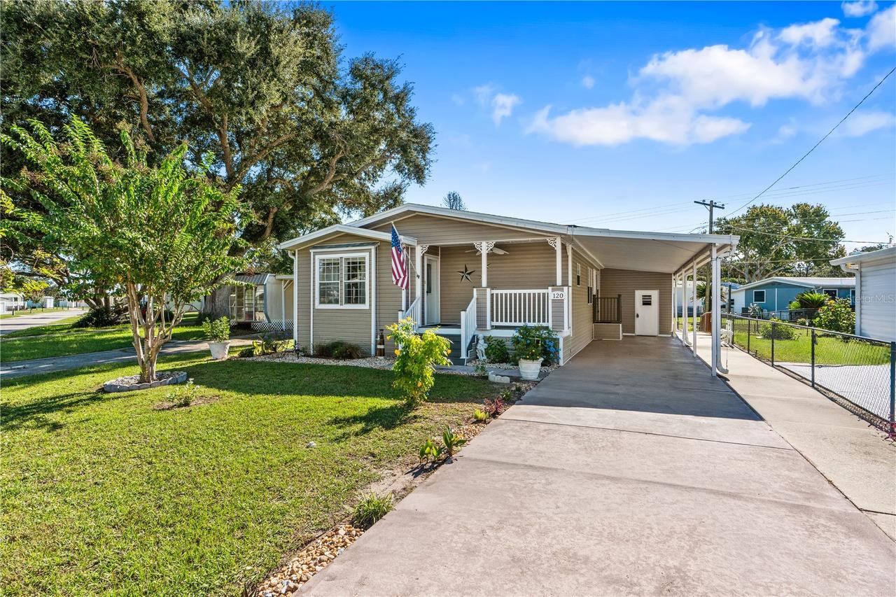 120 Ash St., Edgewater, FL 32141