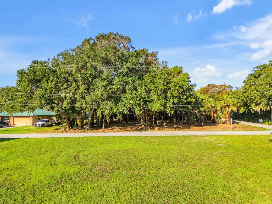 Dixie Ln., Oak Hill, FL 32759