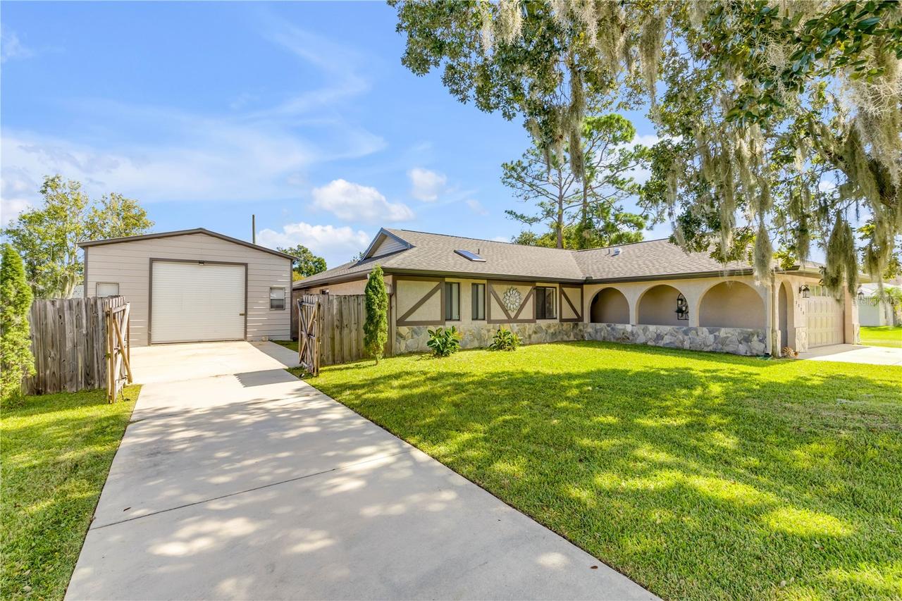 2729 Queen Palm Dr., Edgewater, FL 32141