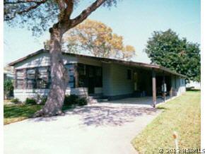 127 Cedar St., Oak Hill, FL 32141