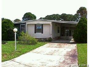 112 Cedar St., Oak Hill, FL 32141