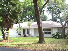 1915 Royal Palm Dr., Edgewater, FL 32132