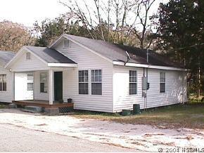 634 Julia St., New Smyrna Beach, FL 32168