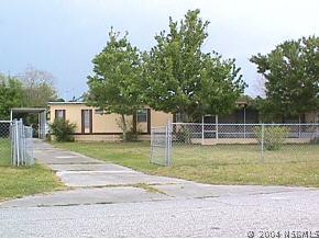 140 Center St., Oak Hill, FL 32759