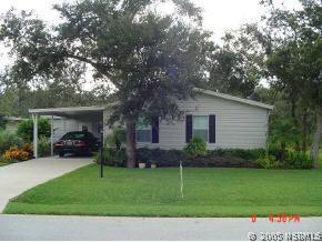 486 Sioux Blvd., Oak Hill, FL 32759