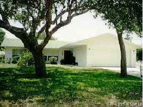 634 S Pine St., New Smyrna Beach, FL 32169