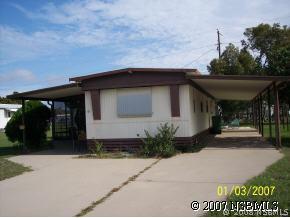 107 West Loop, Oak Hill, FL 32759