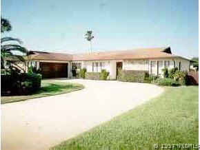 1220 Commodore Dr., New Smyrna Beach, FL 32168