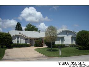 205 Fairgreen Ave., New Smyrna Beach, FL 32168