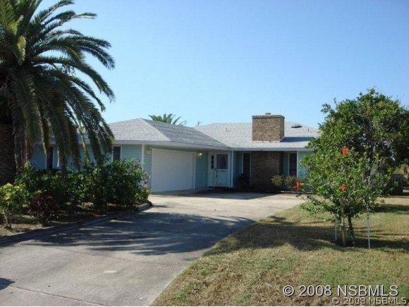 13 Cunningham Dr., New Smyrna Beach, FL 32168