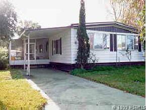 124 Cedar St., Oak Hill, FL 32141