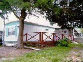 124 Lewis St., Oak Hill, FL 32141