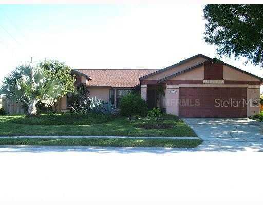 449 Lagoon Dr., Oviedo, FL 32765