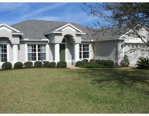 118 Alexandra Woods Dr., DeBary, FL 32713