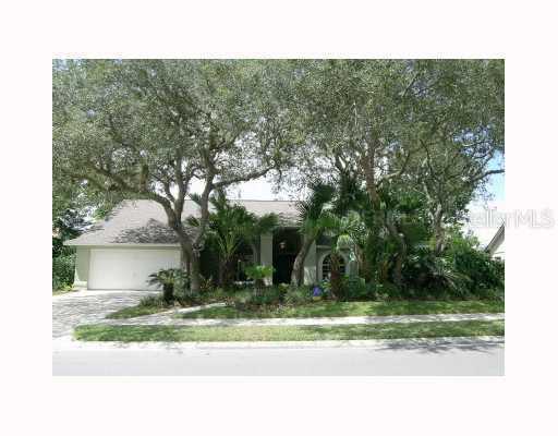 1015 E Riviera Blvd., Oviedo, FL 32765
