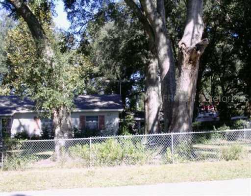6213 Highland Ave., Leesburg, FL 34748