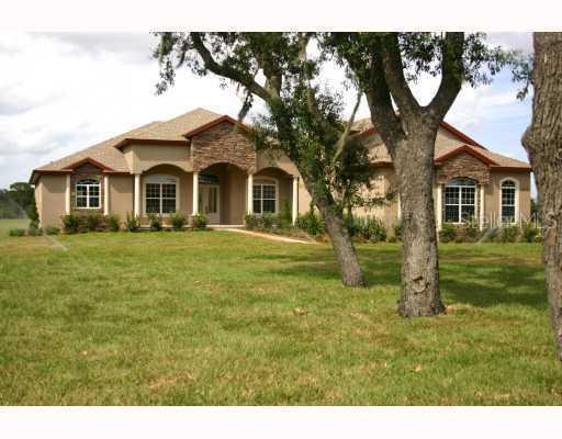 4519 Claire Rose Ct., Mount Dora, FL 32757