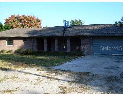 25815 Sackamaxon Dr., Sorrento, FL 32776