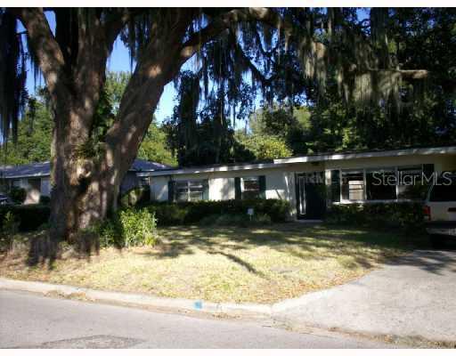 490 W Lakeshore Dr., Clermont, FL 34711