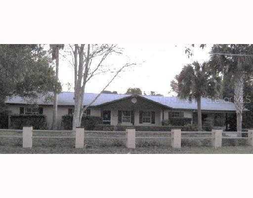 16916 Lakeview Ave., Umatilla, FL 32784