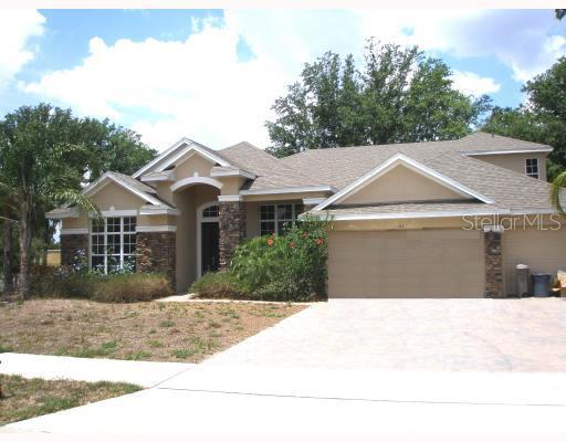 111 E Blue Water Edge Dr., Eustis, FL 32736