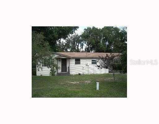 2424 Gator Ln., Groveland, FL 34736
