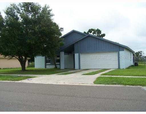 194 Poinsettia Dr., Kissimmee, FL 34743