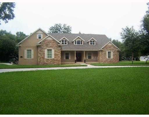 21541 Magnolia Ave., Eustis, FL 32736