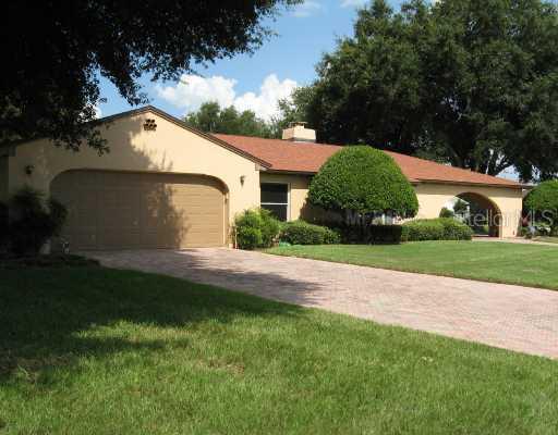 1187 Lake Francis Dr., Apopka, FL 32712