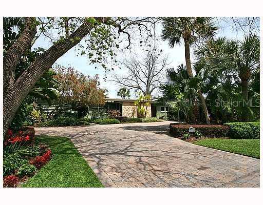 1027 Bryn Mawr St., Orlando, FL 32804